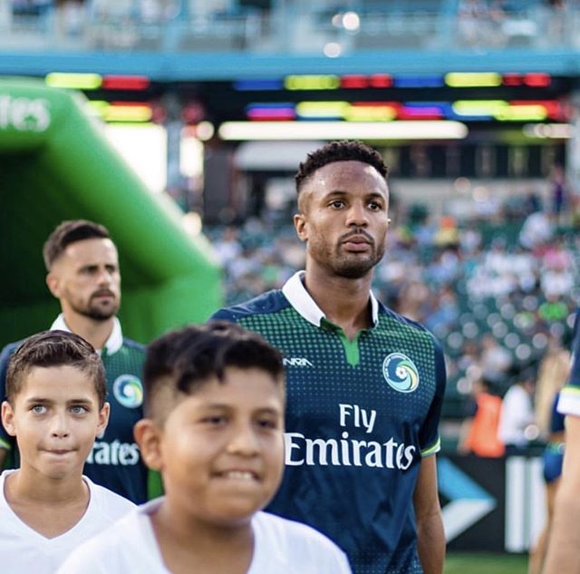 Steppin’ onto the pitch like #inariasoccer #cosmoscountry